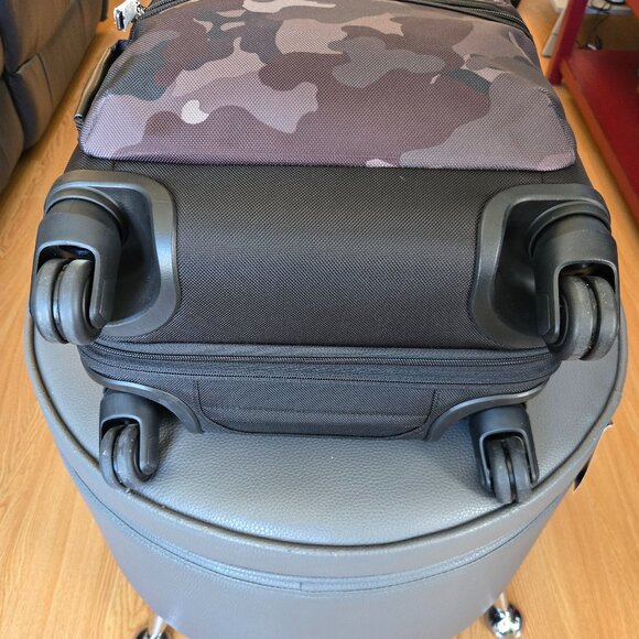 TUMI Fremont Camouflage Expandable Carry On Spinner Suitcase - Picture 4 of 13